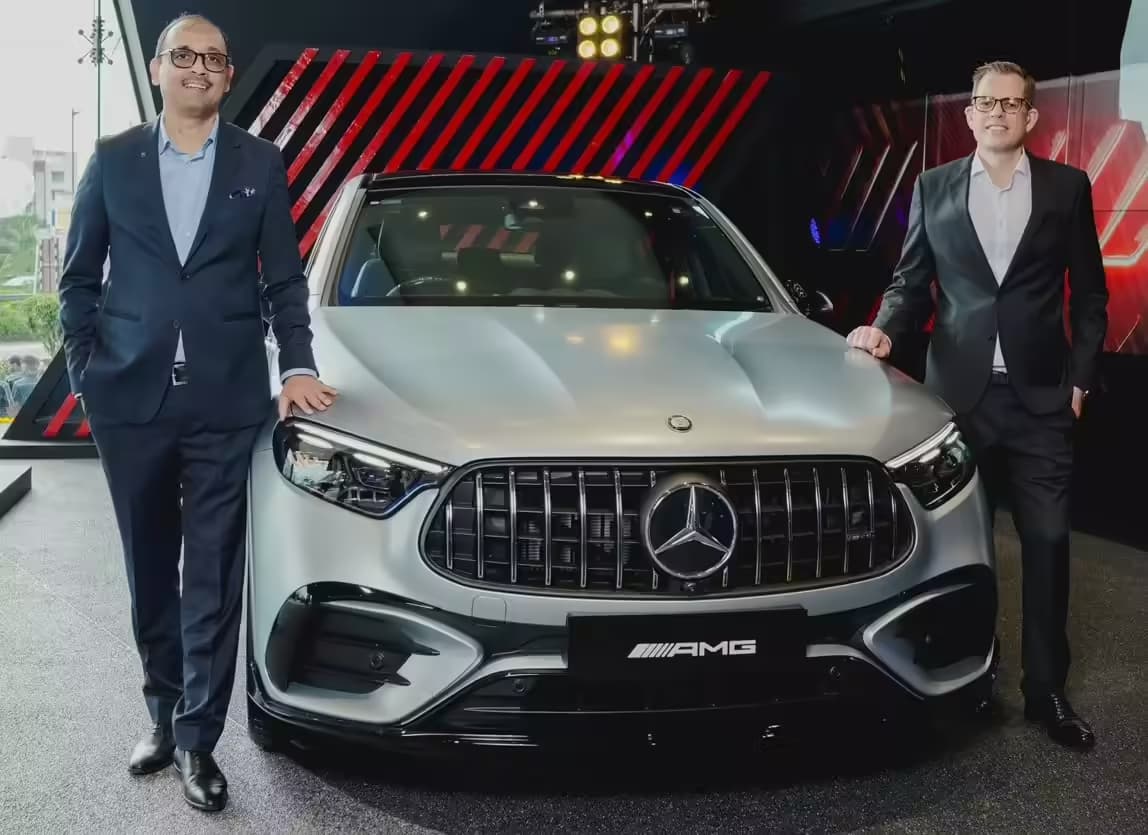 Mercedes-Benz after-sales service booking dashboard